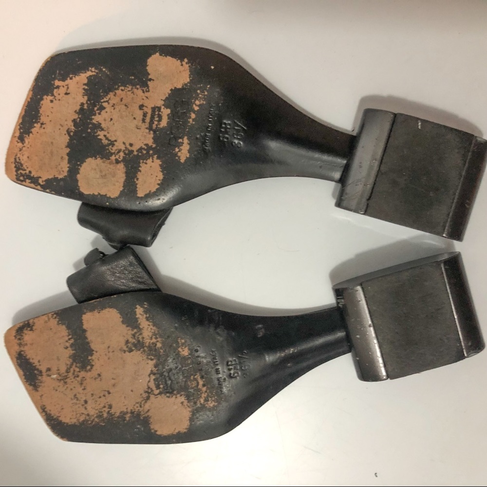BCBG silver flat slip-on sandals statement piece - Picture 6 of 7